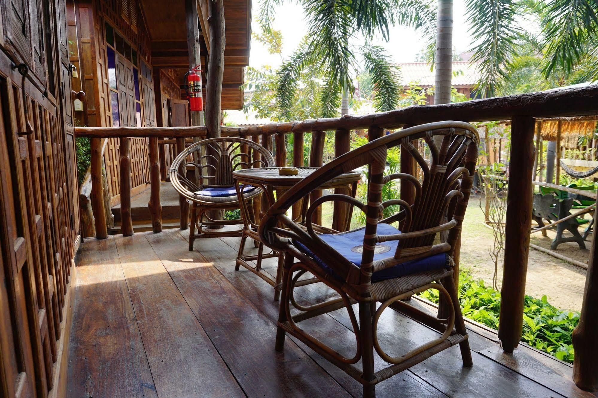 J&J Guesthouse Sukhothai Dış mekan fotoğraf